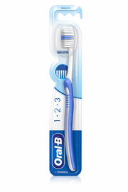 Oral-B 123 Indicator Medium Manual Toothbrush